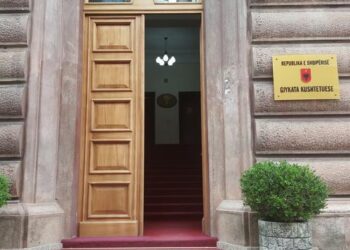 Tre gjyqtarët që votuan kundër Ballukut: Qeveria funksionon edhe kur një anëtar i saj pezullohet nga detyra