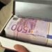 Euro të futura në kuti, jelek antiplumb dhe dylbi, dalin pamjet nga aksioni për arrestimin e grupit ‘Raja’