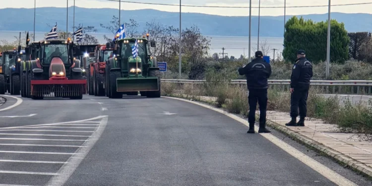 Bllokohet aksi Kakavijë-Janinë, fermerët në Greqi sërish në protestë, lejohet qarkullimi vetëm për emergjencat shëndetësore