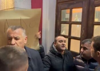 Vlora disa ditë pa ujë, qytetarët dalin në protestë