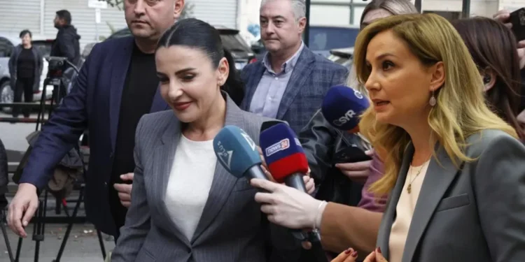Kushtetuesja riktheu në detyrë Ballukun, Tabaku: Shqipëria nuk mund të ketë një zv.kryeministre të pandehur