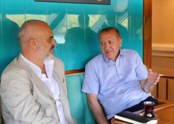 ‘Dhurata’ e Erdogan për Ramën, faturë 1 miliard euroshe për shqiptarët