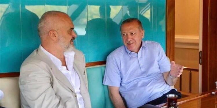 ‘Dhurata’ e Erdogan për Ramën, faturë 1 miliard euroshe për shqiptarët