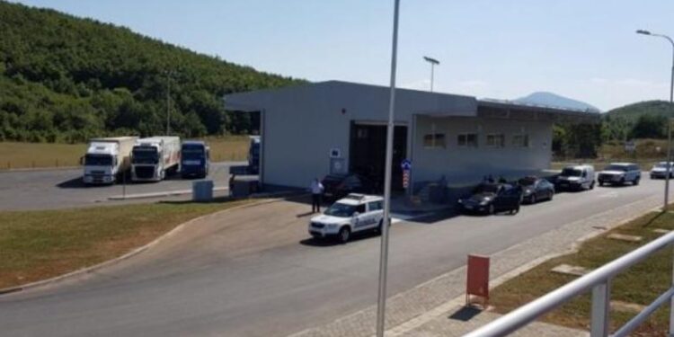 Pas protestës tre ditore së kamionistëve, rifillon qarkullimi në kufirin Shqipëri–Maqedoni e Veriut