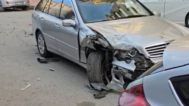Aksident zinxhir në Vlorë, përplasen pesë automjete