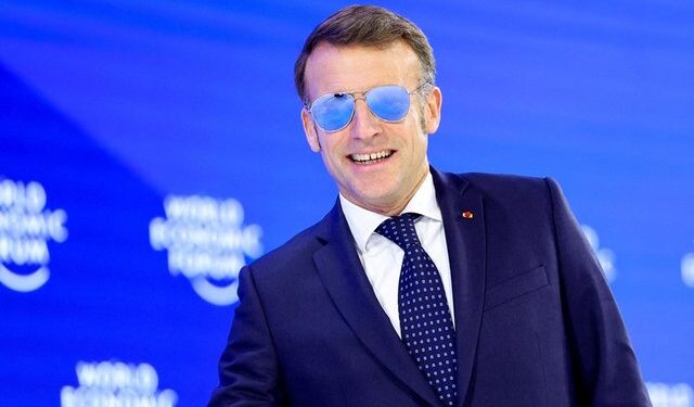 U shfaq me syze dielli, Trump tallet me Macron: Çfarë dreqin ka ndodhur me të?!