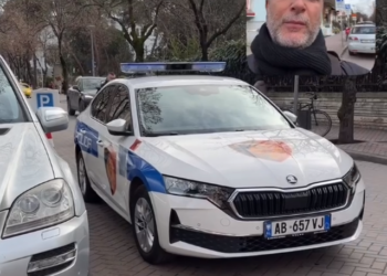 Burg për parkimin dysh, Braçe: Shkelësi i parë një makinë policie