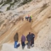 4 ditë në izolim/ Autoritetet lënë në mëshirë të fatit fshatin Bashaj, banorët ‘çajnë’ vetë rrugën