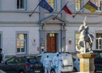 Çeki, përgjaken ambientet e bashkisë Chribska. Një person plagos 6 persona dhe i jep fund jetës