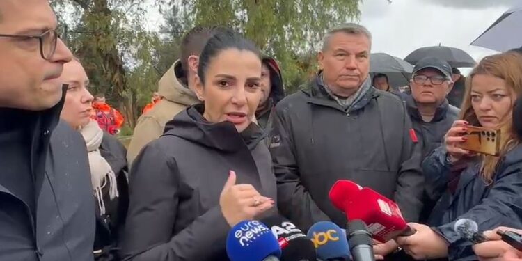 SPAK do ta arrestojë, Balluku ‘show’ në zonat e përmbytura