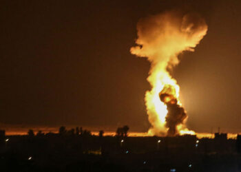 Izraeli bombardon sërish Hamasin/ Valë sulmesh ajrore në Gaza, mbi 30 viktima