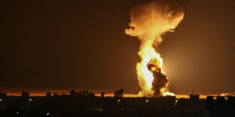 Izraeli bombardon sërish Hamasin/ Valë sulmesh ajrore në Gaza, mbi 30 viktima
