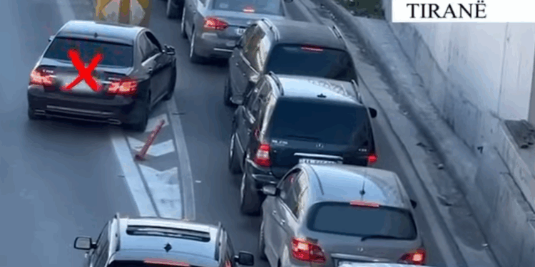 Rrugorja “ i grin” shoferët në gjoba, por trafiku në Tiranë mbetet në kaos