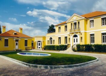 Vizat turistike/ Ambasada amerikane në Tiranë ndan mesazhin e rëndësishëm