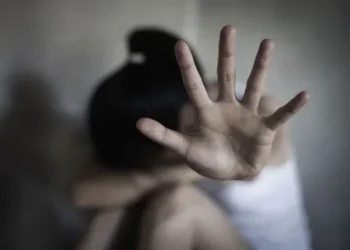 Dhunoi brutalisht motrën e tij, prangoset 14-vjeçari shqiptar në Greqi