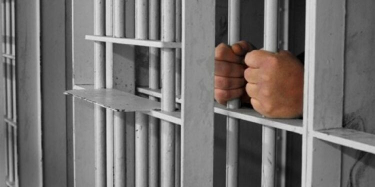 “10 punonjës policie dhunojnë barbarisht të dënuarin 26-vjeçar në Reç”
