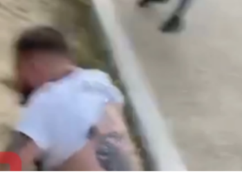 Publikohet video ku Lim Hoti rrihet në mes të rrugës nga Finem