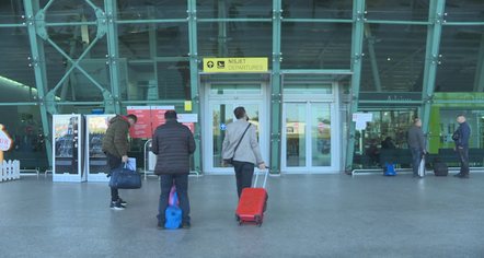 Çfarë po i shtyn shqiptarët të heqin dorë nga shtetësia? 900 raste u shënuan gjatë vitit të shkuar