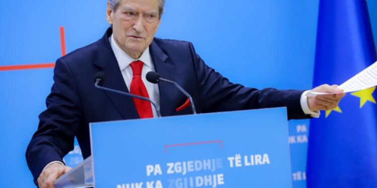 “Rama përgjegjësi kryesor për 21 janarin”/ Berisha: Më tha prano zgjidhjen politike, ose do kalohet mbi kufoma