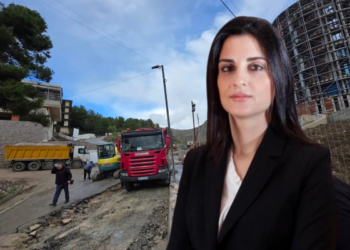 Degradimi i rrugëve të Durrësit, si ja faturoi Bashkia e Sakos fajin reshjeve