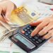 Nga Greqia në Irlandë, e vendet arabe, shqiptarët që punojnë jashtë fituan 663 mln euro në 2024