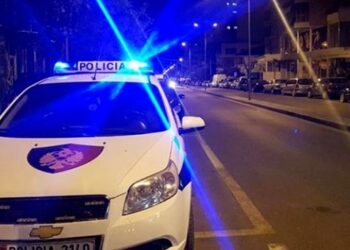 Braktisi 3 fëmijët në Durrës, nis procedimi penal për 33-vjeçaren