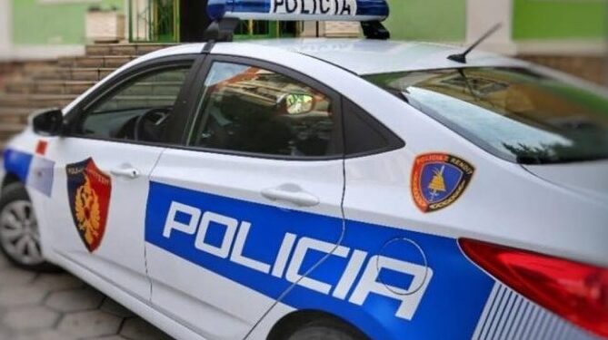 Maliq/ I hyri në oborr, e kërcënoi dhe e goditi me grusht, e pëson 30-vjeçari