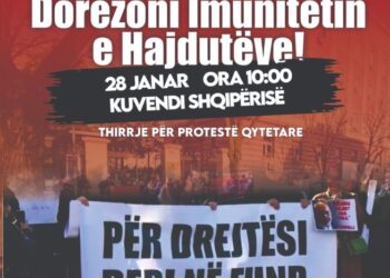 “Dorëzoni imunitetin e hajdutëve”, qytetarët paralajmërojnë protesta para kryesisë së Kuvendit