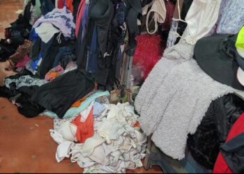 Tregtarët e rrobave të përdorura në Durrës mes lotësh: Na u dëmtua malli, duam dëmshpërblim!