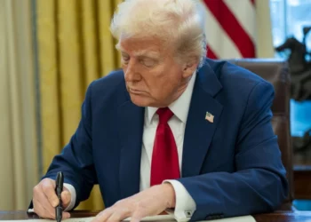 Trump thirrje amerikanëve: Mos përdorni Tylenol për gratë shtatzëna dhe fëmijët!