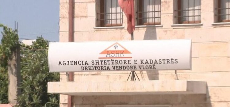Urdhri për zhvendosjen e Kadastrës së Vlorës në Tiranë/ Mbi 50 punonjës kundër vendimit për lëvizjen