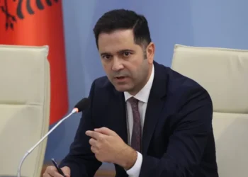 Kush e ka kompromentuar kaq rëndë ministrin e Financave?