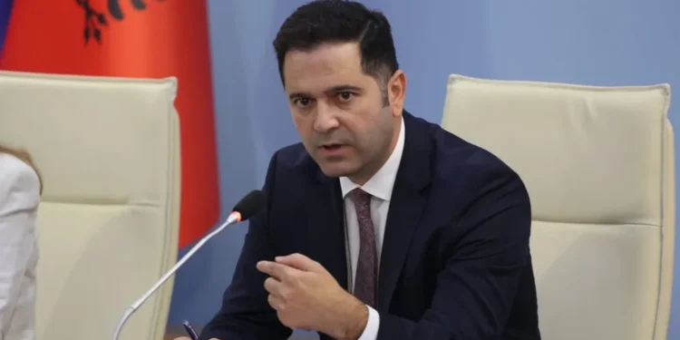 Kush e ka kompromentuar kaq rëndë ministrin e Financave?