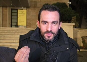 Protesta e PD-së/ Adriatik Lapaj zhvendoset sërish nga sheshi para Kryeministrisë