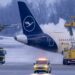Stuhia e dëborës godet Mynihun, mbi 500 pasagjerë bllokohen në avion