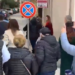 Banorët përplasen me këshilltarët dhe i ndalojnë të hyjnë në godinë e bashkisë në Durrës