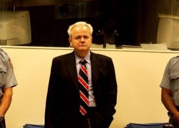 Pesë gjeneralë serbë u dënuan veç 89 vjet për krimet në Kosovë, për 4 komandantë të UÇK-së kërkohen 180