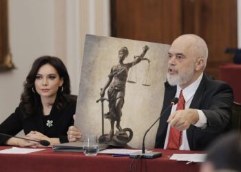 Politika përballë drejtësisë: Kush është përgjegjës për numrin e lartë të paraburgimeve?