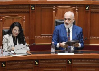BIRN: Rama zyrtarizon forcimin e imunitetit për kabinetin e tij qeveritar