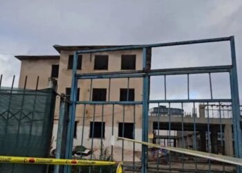 Plagoset nxënësi gjatë punimeve në shkollën e Kukësit