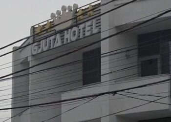 Plagosja e 18-vjeçares në Hotel “Gjuta”, gjykata lë në burg të dashurin, lirohen dy të tjerë