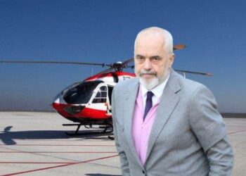 Rama me helikopter në Korçë dhe tallet me qytetarët e izoluar nga aksi Prrenjas-Librazhd: Rrëshqitje ka edhe në Itali