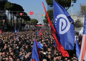 Pa podium dhe fjalime! PD ndryshon skenar? Çfarë pritet të ndodhë sot në protestë