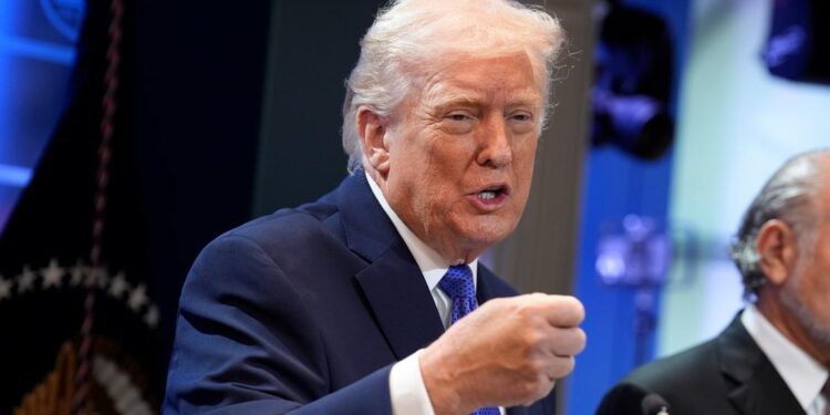 Trump vendos tarifë të re doganore për të gjitha vendet, kur pritet të hyjë në fuqi
