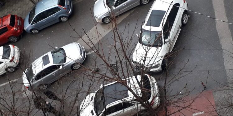 Aksident në rrugën e Barrikadave, një person i lënduar