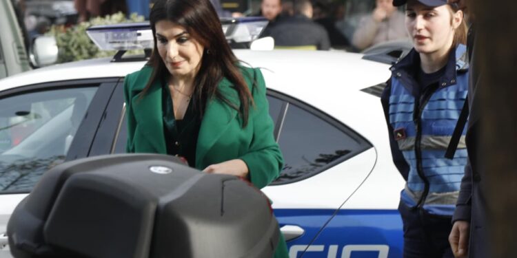 Jep dorëheqjen Mirlinda Karçanaj nga drejtimi i AKSHI, ja kush e zëvendëson