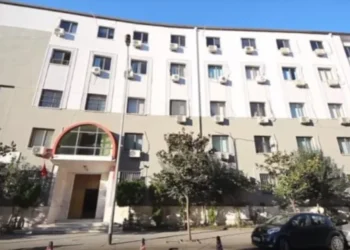 33 urdhër-arreste për anijen me mbetje/ Prokuroria e Durrësit: Përmbajtje me elemente të rrezikshme për shëndetin