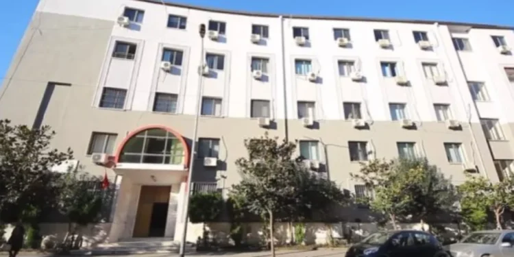 33 urdhër-arreste për anijen me mbetje/ Prokuroria e Durrësit: Përmbajtje me elemente të rrezikshme për shëndetin