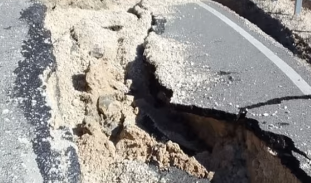 Thellohet skandali i rrugëve të Rilindjes, çahet edhe aksi Skrapar-Përmet