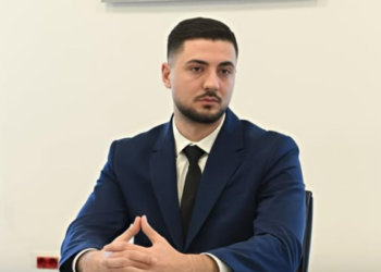 I sapo dalë nga bankat e shkollës, 24-vjeçari emërohet zv.drejtor i Portit Durrës